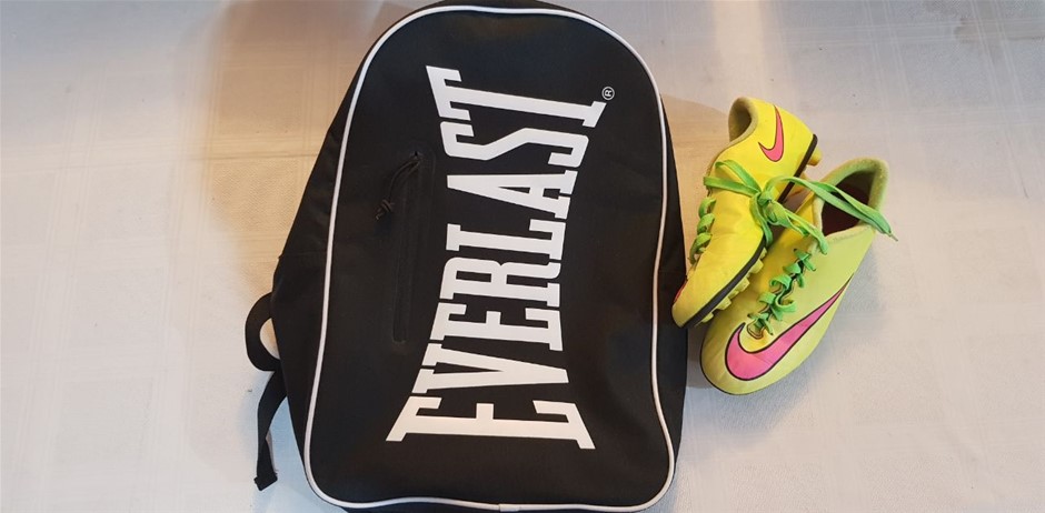 Everlast Back Pack New and Nike Mercurial Foot Ball Shoes Size 5Y minor use