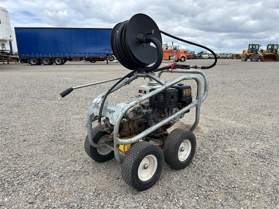 <p>Aussie Pump Pressure Washer</p>