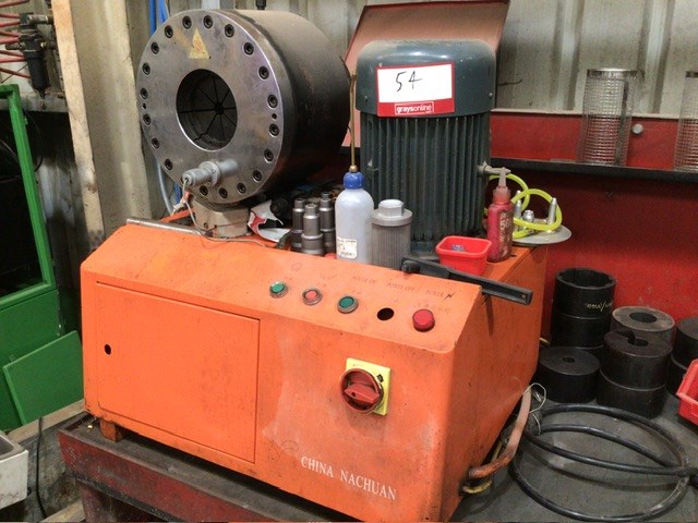 <p>Crimper Machine</p>