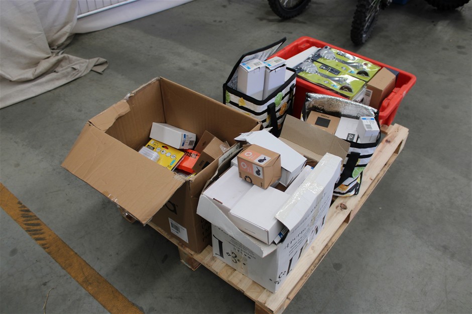 Assorted Bathroom and Other Fittings