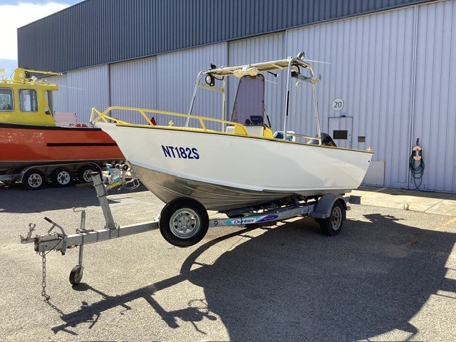 <p>Stessel 5.3 Truck Power Boat</p>