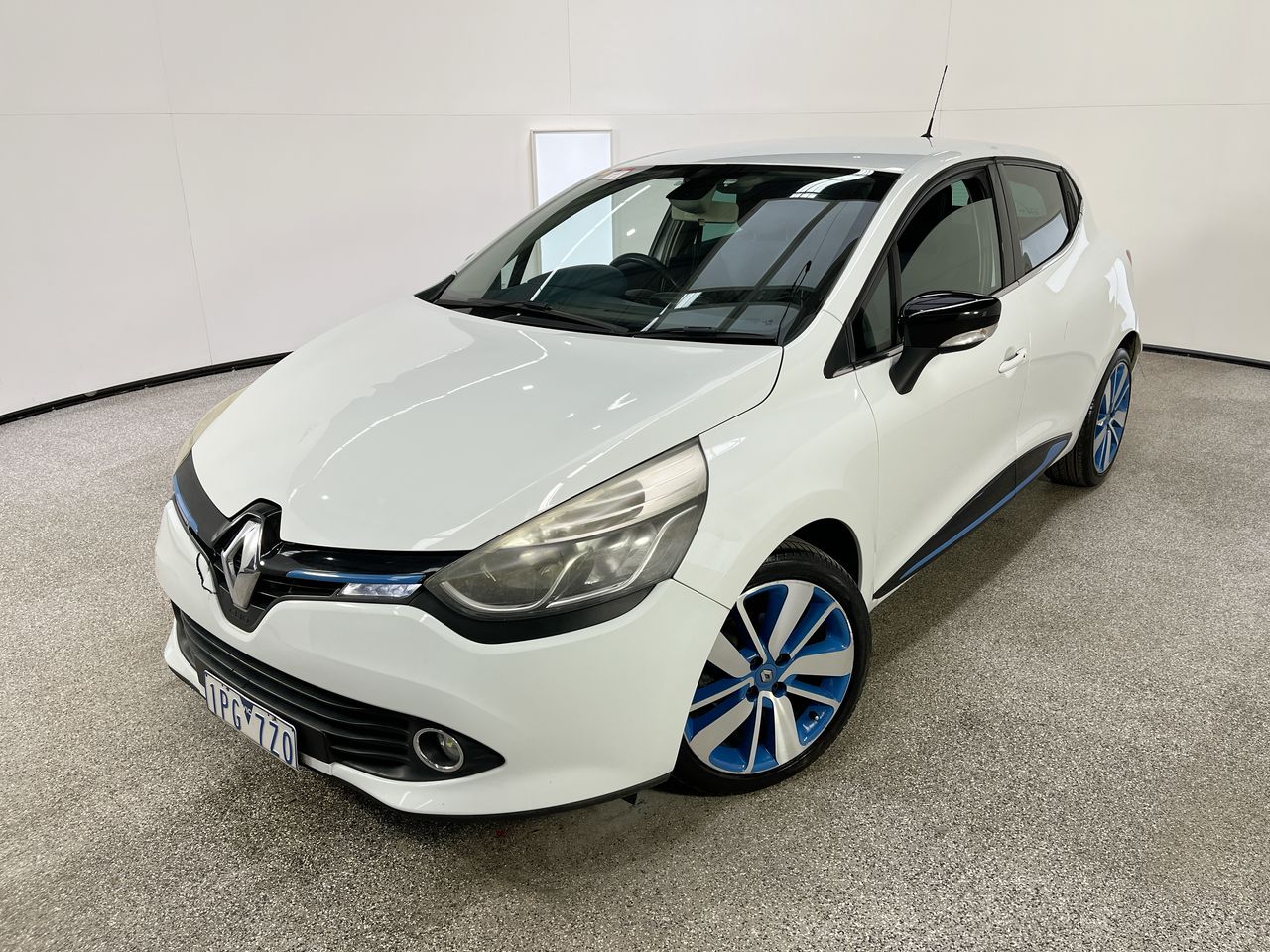2013 Renault Clio Dynamique Automatic Hatchback