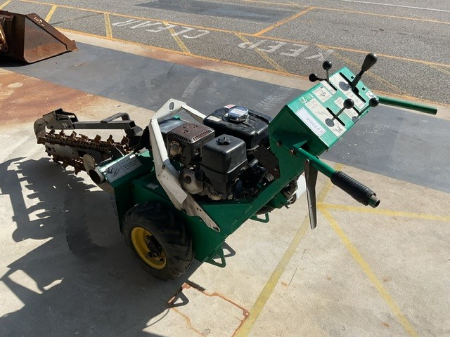 90mm x 600mm Self Propelled Trencher