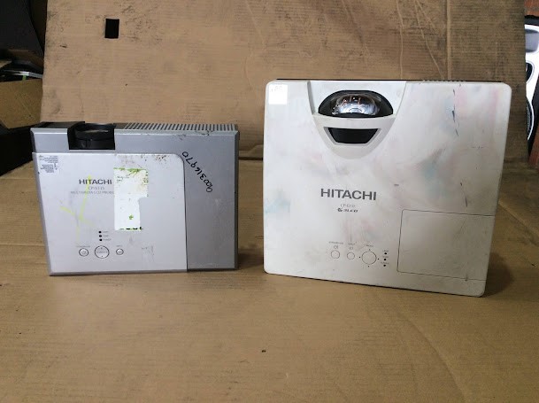 Hitachi CP-D10&CP-S335 3LCD Projector (Lot of 2)