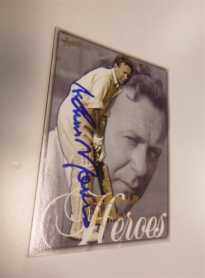 Sign Cricket Collectors Card