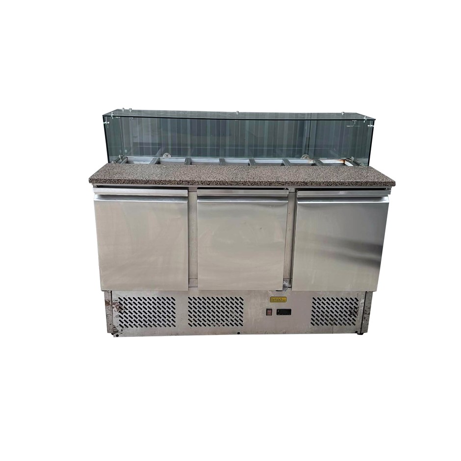 3 DOOR PREPARATION FRIDGE WITH SQUARE GLASS TOP