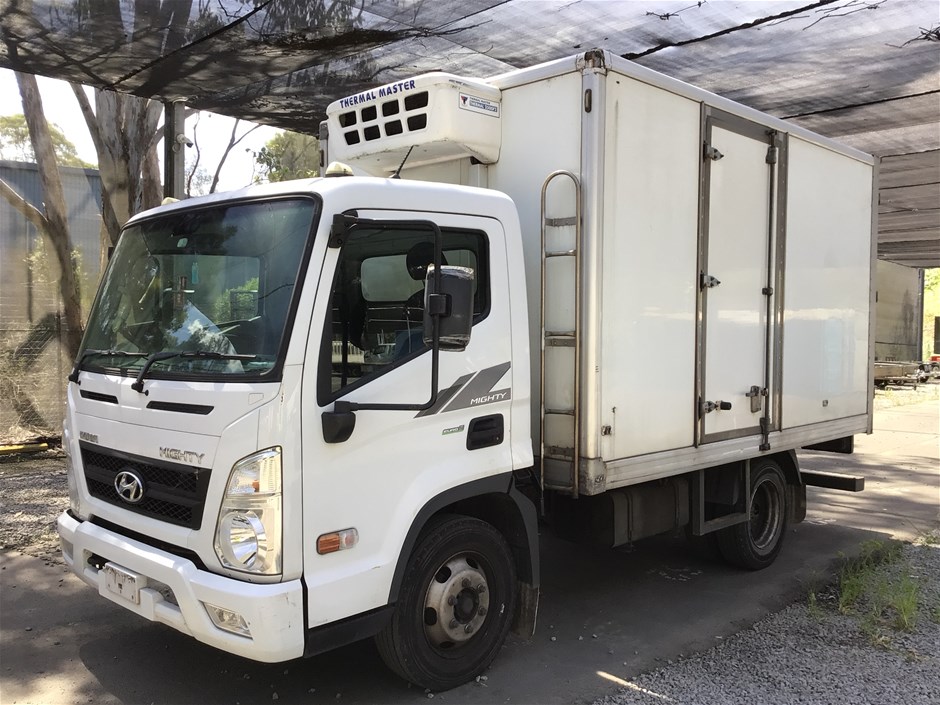<p>2018 Hyundai Mighty Euro5 4 x 2 Refrigerated Body Truck</p>