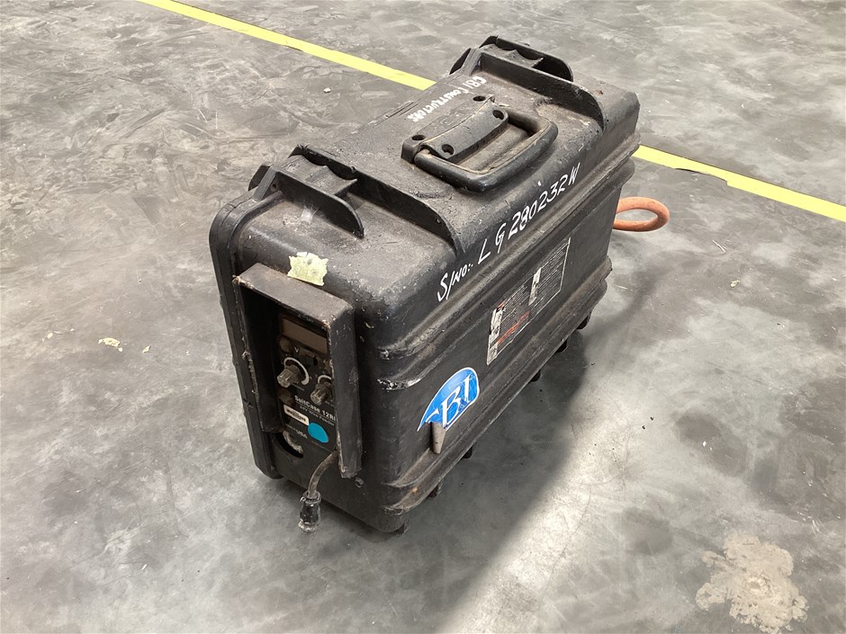 <p>Miller Suitcase 12RC Wire Feeder</p>