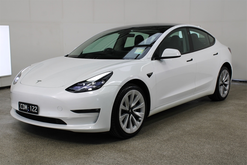 TESLA MODEL 3 Long Range Direct drive Sedan