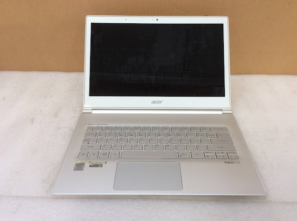 ACER ASPIRE S7-392 Laptop I5-4210U 8GBRAM/128GB White