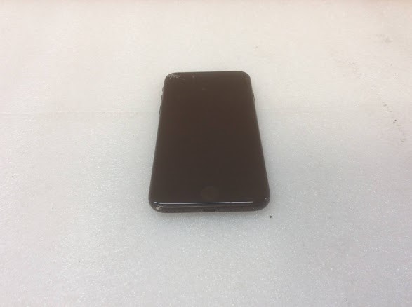 Apple iPhone 7 (A1778) Phone 128GB