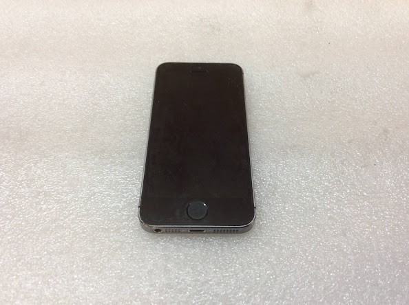 Apple iPhone 5s (A1530) Phone 32GB