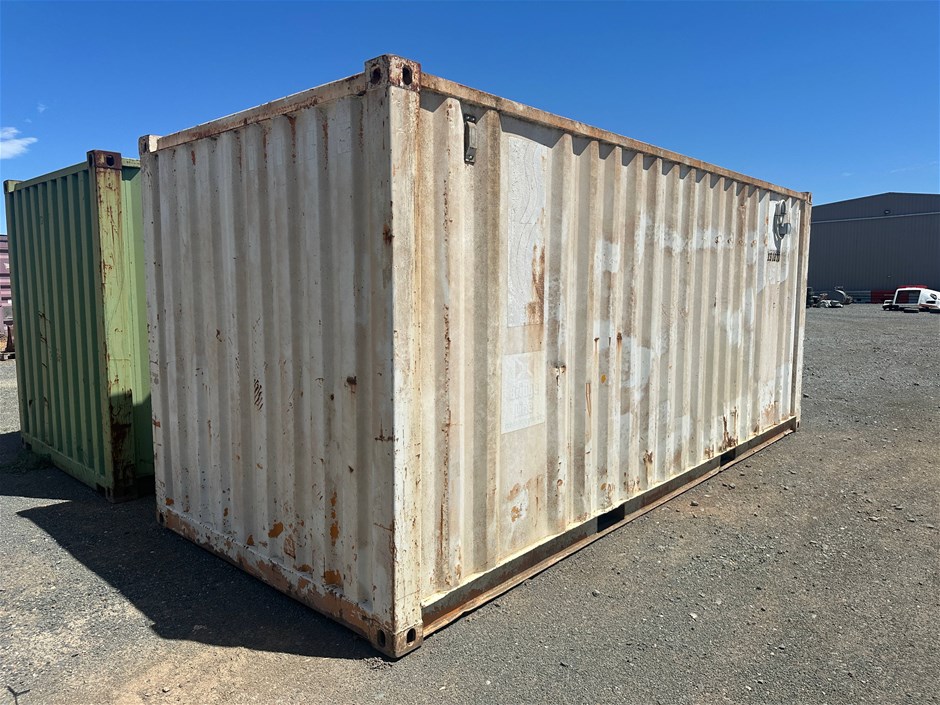 <p>6m x2.5mx 2.5m approx Shipping Containerr</p>
