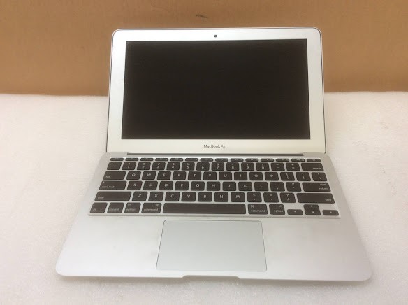 APPLE MACBOOK AIR A1465 EMC2924 Laptop I5-5250U 8GBRAM NO HDD