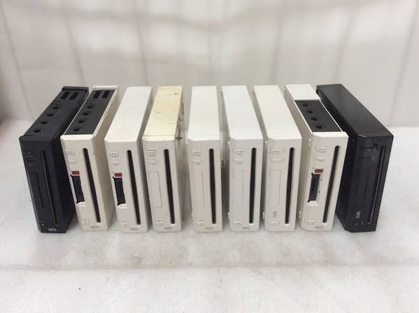 Nintendo Wii RVL-001/RVL-101 Console (Lot of 9)