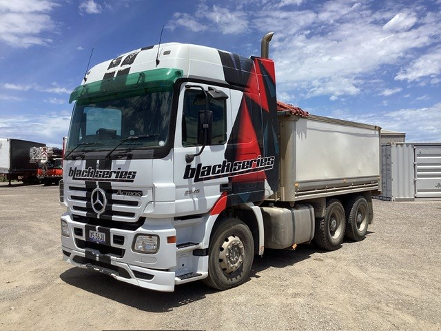 2006 Mercedes Benz Actros SK 2646 6 x 4 Tipper Truck