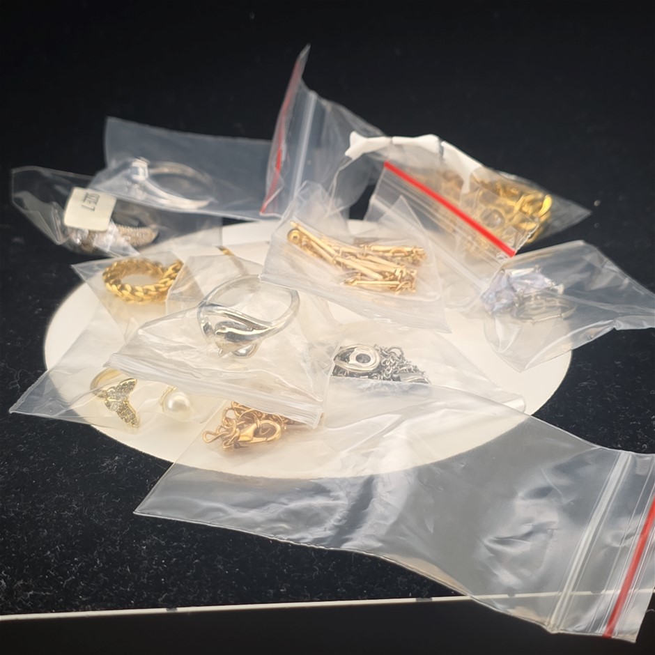 18K gold-plated mixed lot of 10 items  perfect for a Christmas gift.