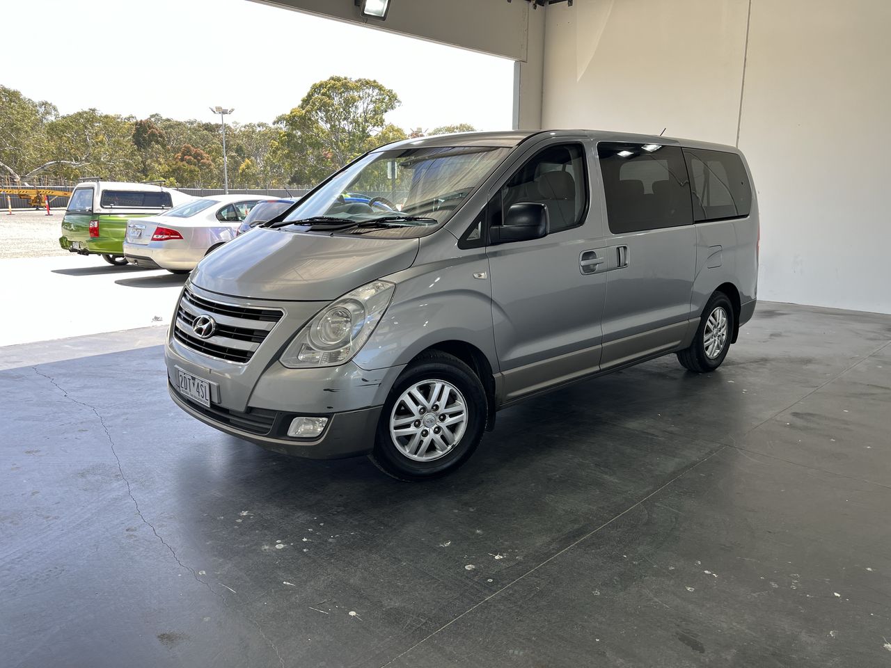 2017 Hyundai iMAX TQ II Turbo Diesel Automatic 8 Seats People Mover