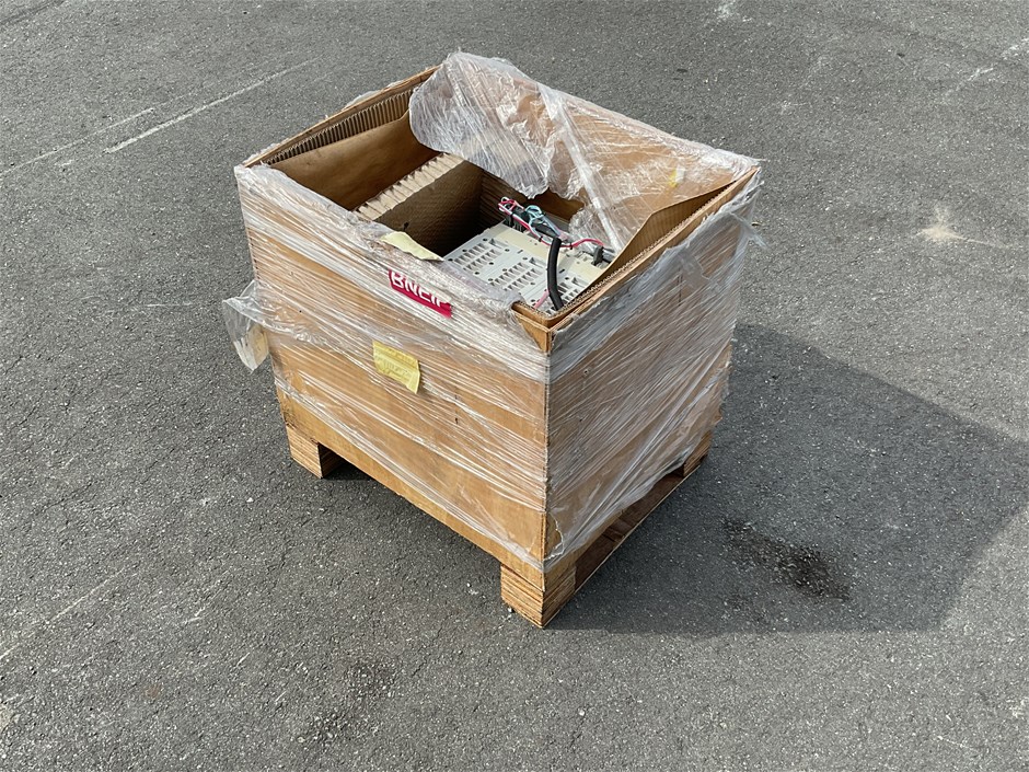 <p>ABB 2000amp Circuit Breaker</p>