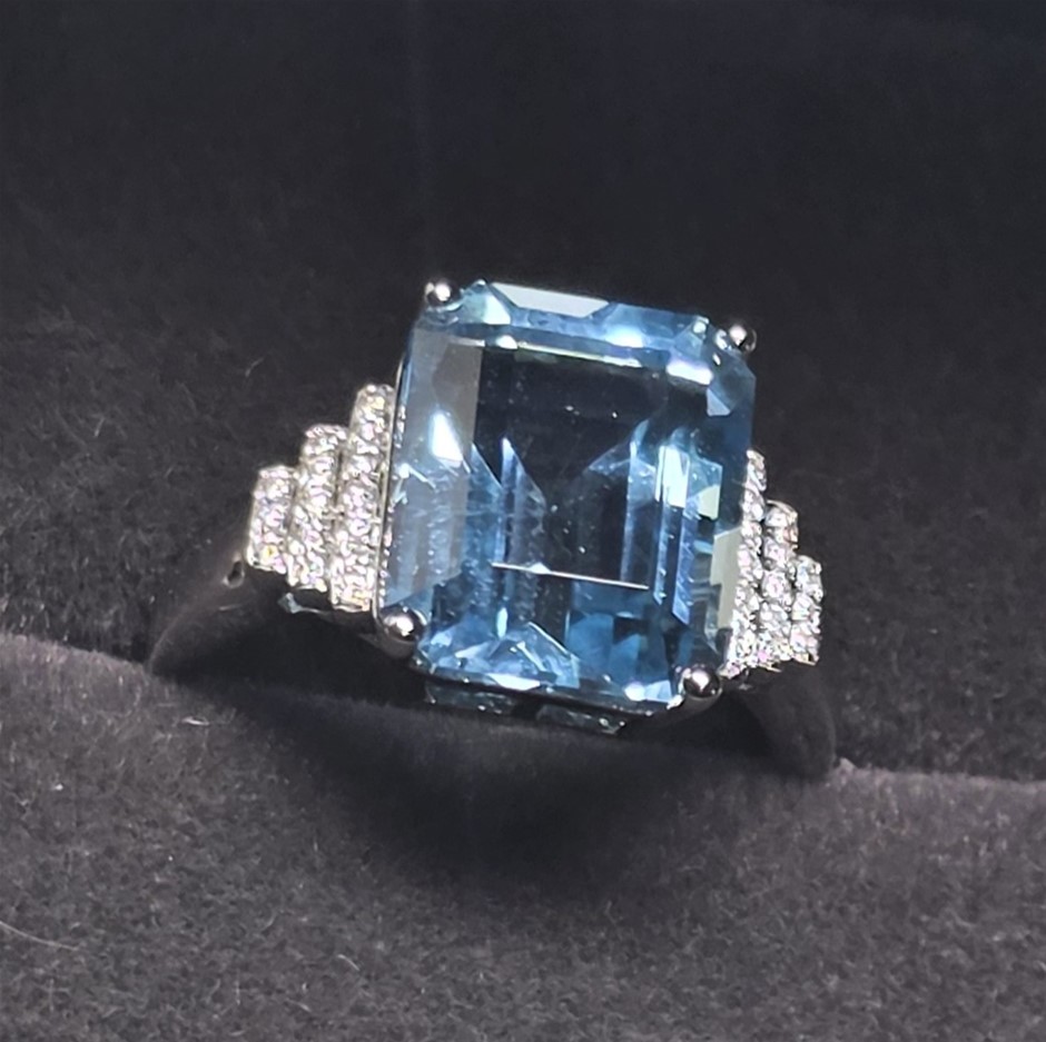 8.45tcw Diamond and Topaz Gold Ring