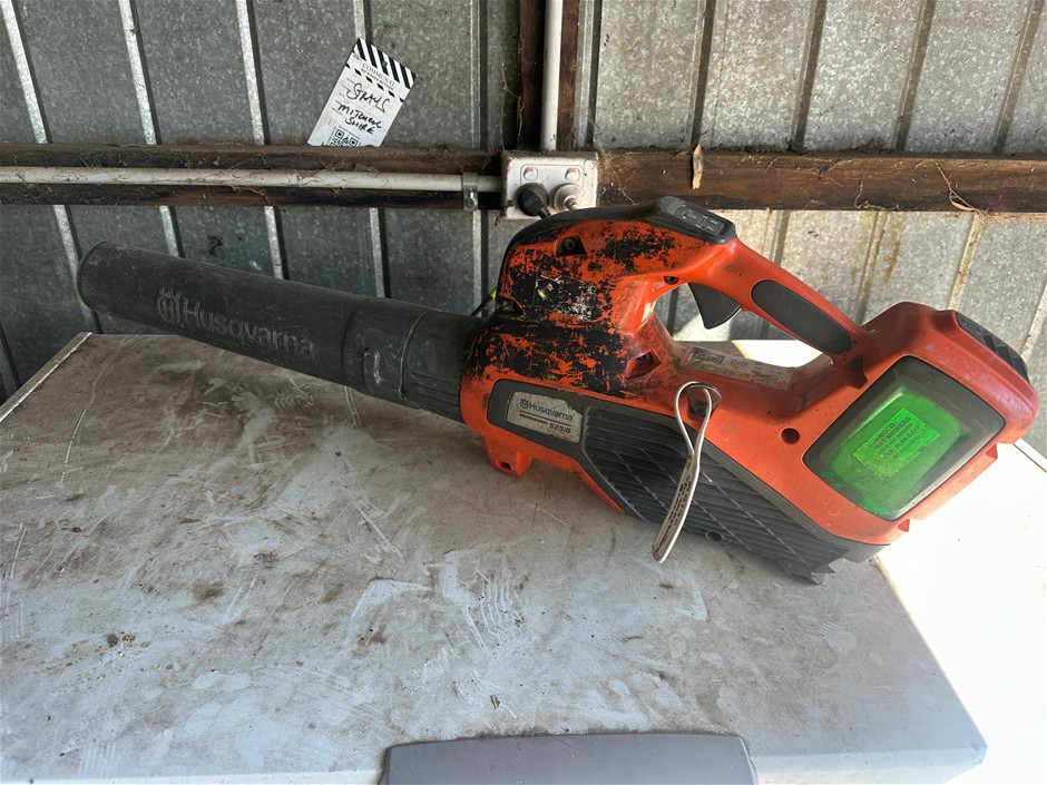 Husqvarna 525iB Blower + Battery
