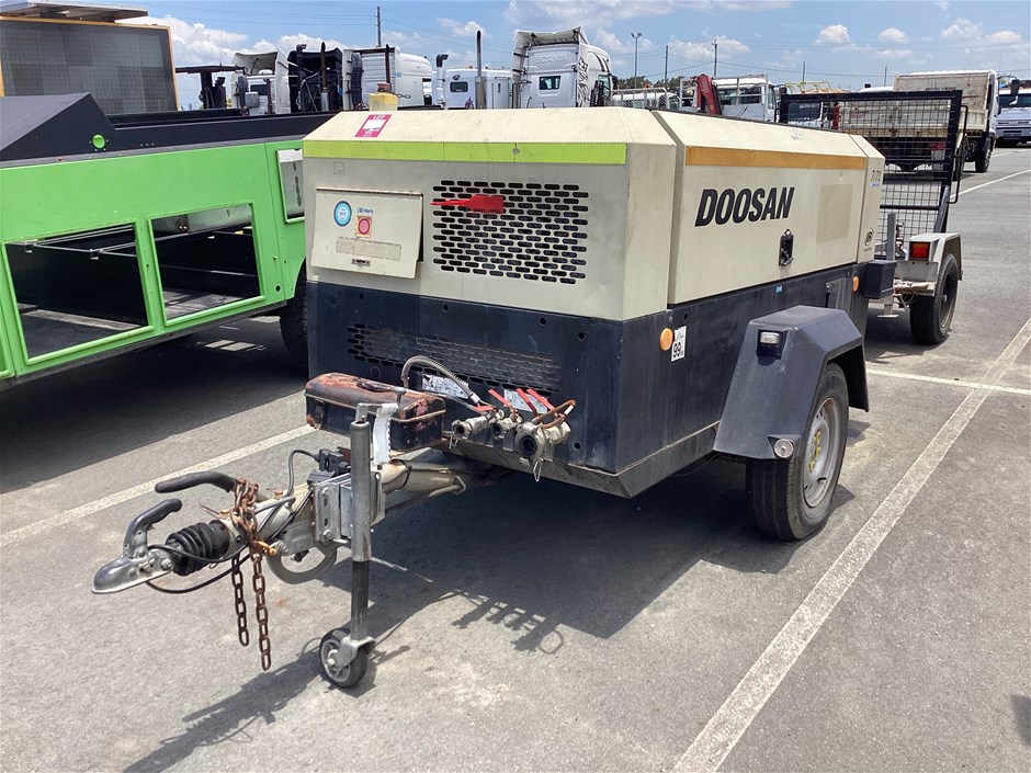 <p>Doosan 771 Trailer Mounted Compressor</p>