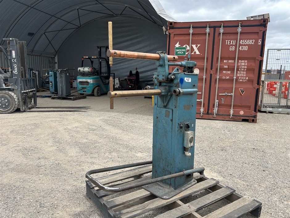 <p>Norman Engineering Spot Welder</p>