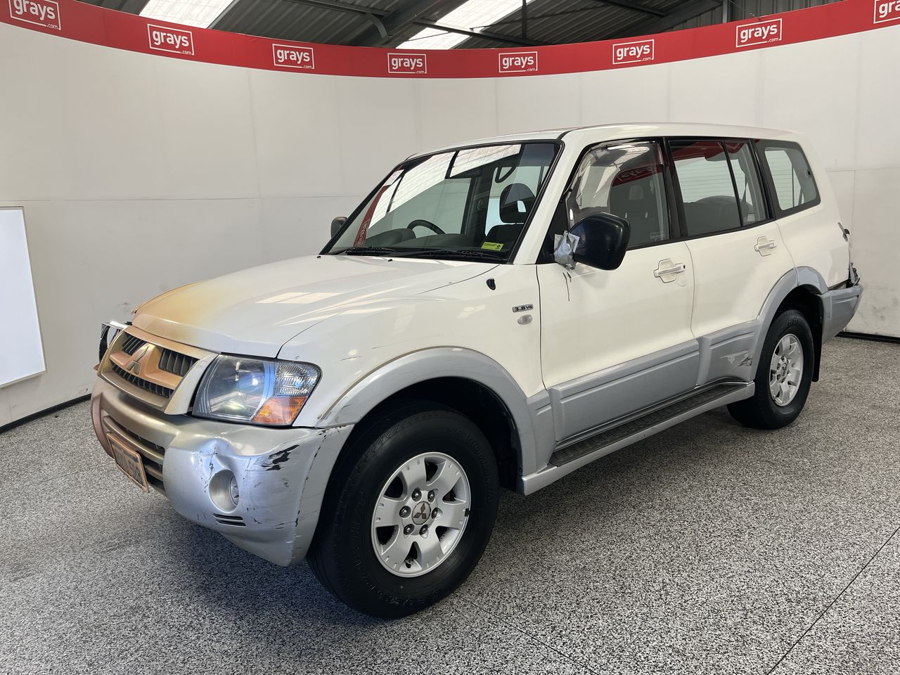 2004 Mitsubishi Pajero GLS NP Manual 7 Seats Wagon