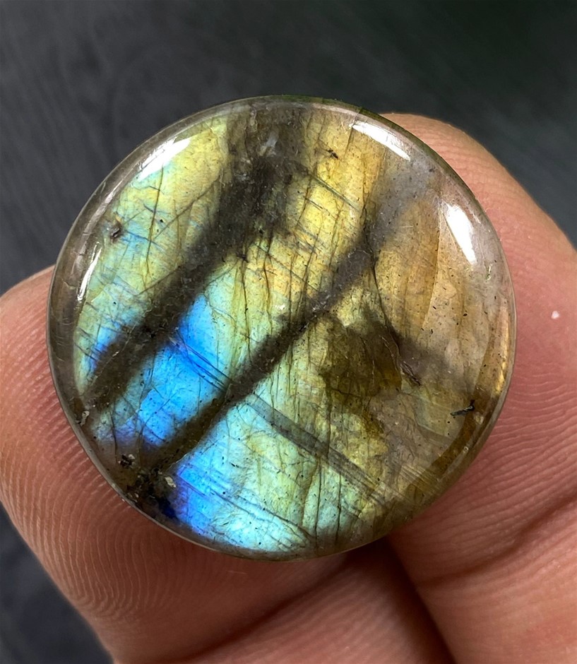 19.00 CT Spectacular Natural Labradorite