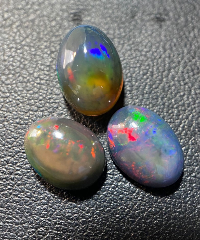 5.28 CT Lovely Wello-Black Opal