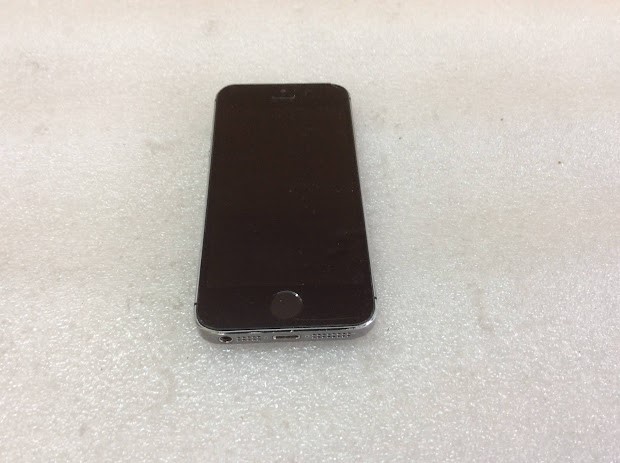 Apple iPhone 5s (A1530) Phone 16GB