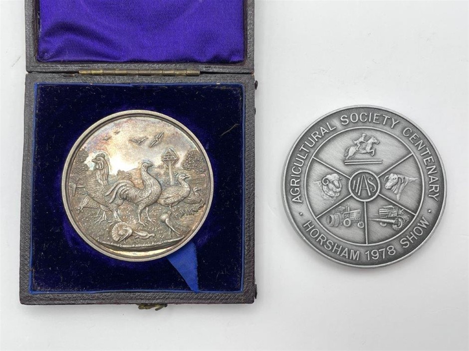 2 x AU Agricultural, incl. Horsham and Tenterfield Medallions