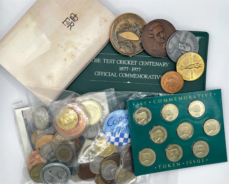 Approx.. 61 x AU Commemorative Medals, Royal, Sports, Bicentenial & .