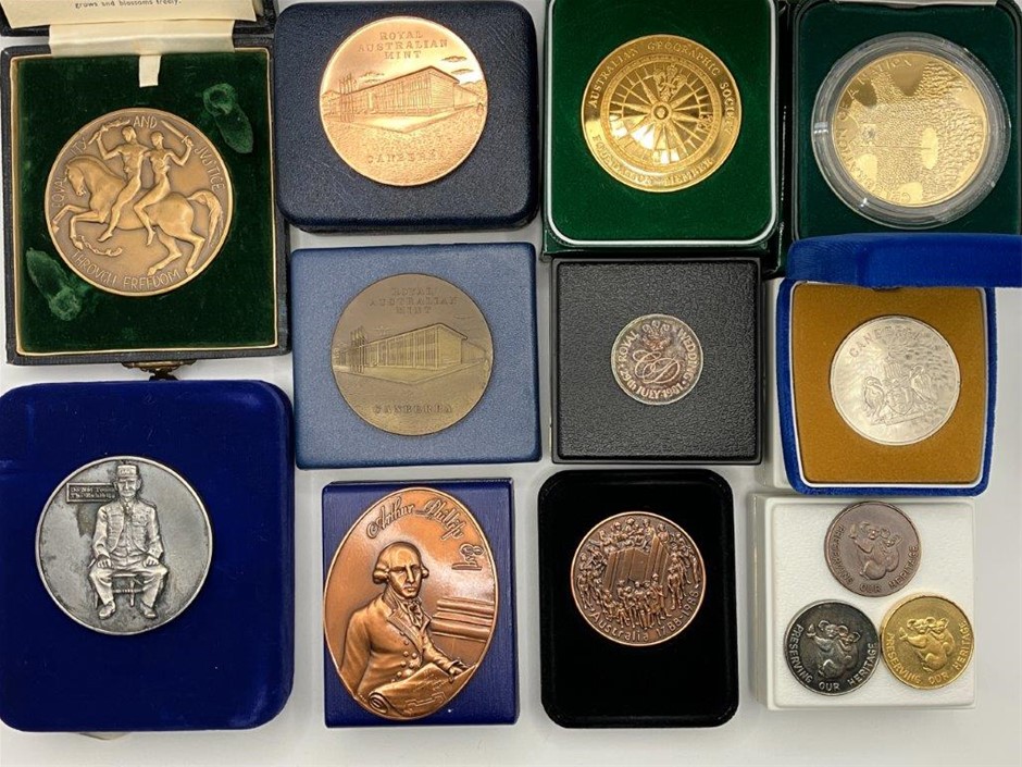 Approx.14 x AU Commemorative Medals, Centenary, Royal Wedding and etc.