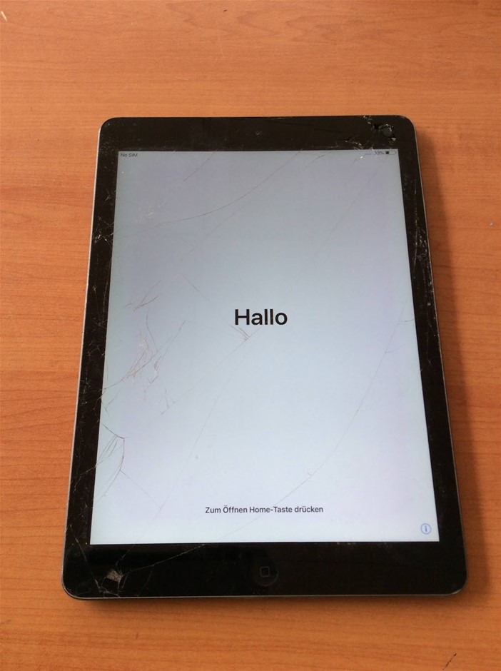 Apple iPad Air A1475 9.7" Tablet