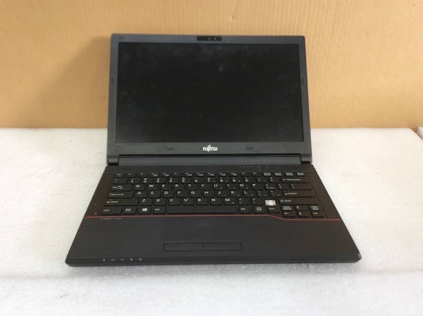 FUJITSU LIFEBOOK E547 Laptop i3-7100U 8GBRAM/128GB Black