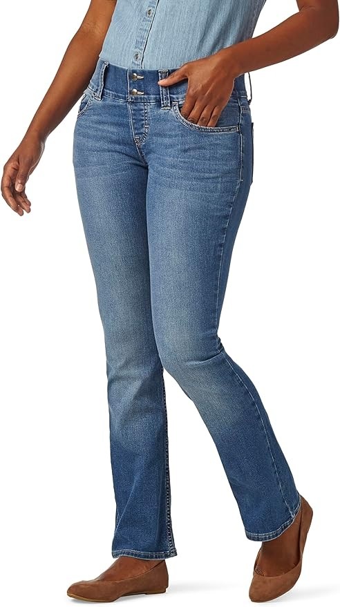 LEE Indigo Women's Pull on Waist Smoother Bootcut Jean. Size: 14. Colour: M