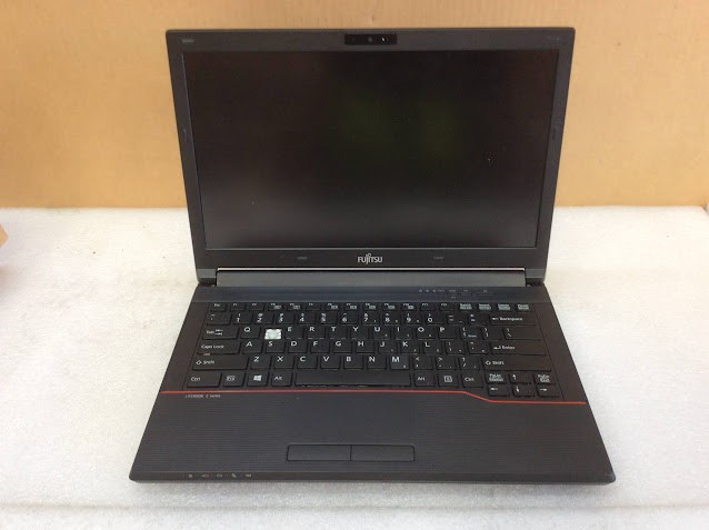 FUJITSU LIFEBOOK E547 Laptop i3-7100U 8GBRAM/128GB Black