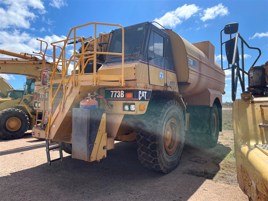 1987 Caterpillar 773B Water Truck