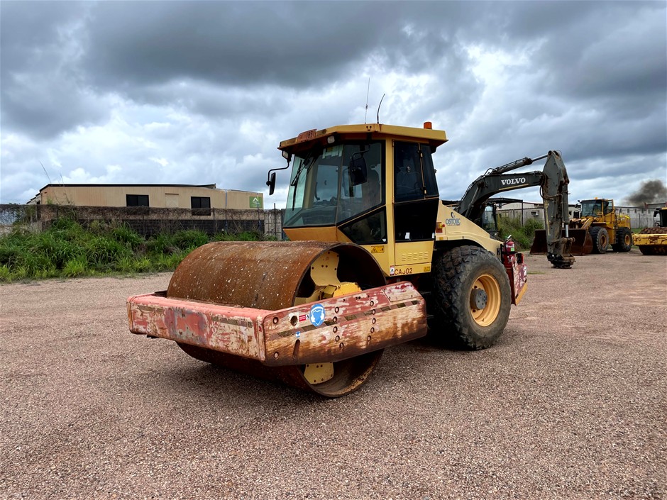 2006 CA302D 68410686 Roller Smooth Drum