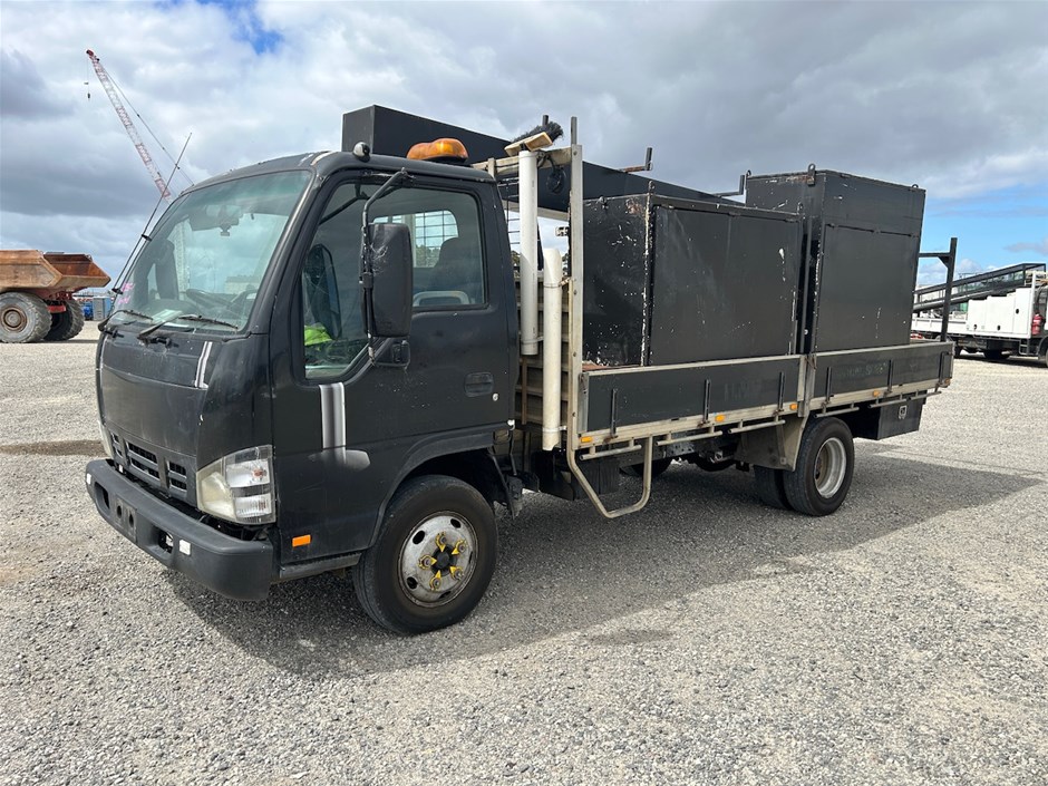 2006 Isuzu NPR 4 x 2 Service Truck