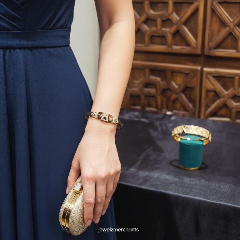 18KGold-filled/ITALY Solid Yellow Gold Filled bangle -(stamped 18KGold