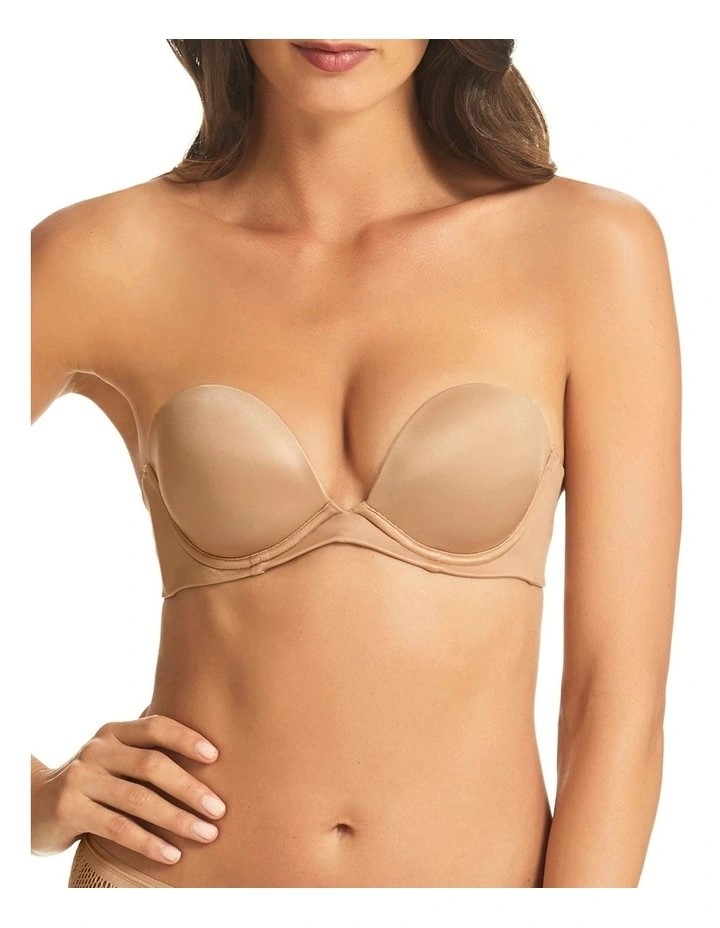 FINE LINES Low Cut Strapless 6 Way Convertible Bra. Size: 10B. Nude.