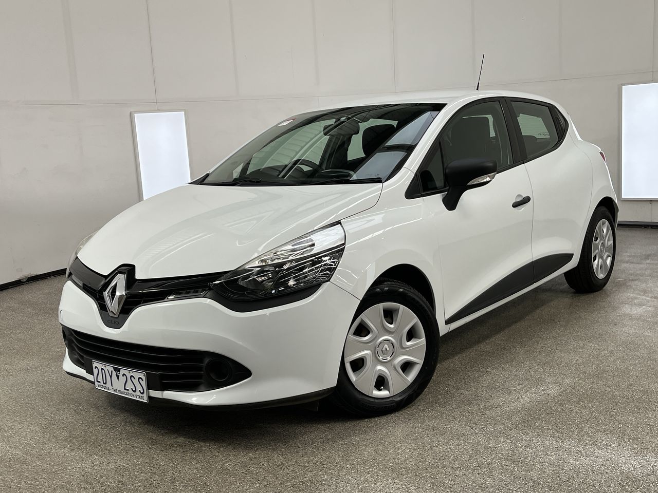 2015 Renault Clio Authentique Manual Hatchback