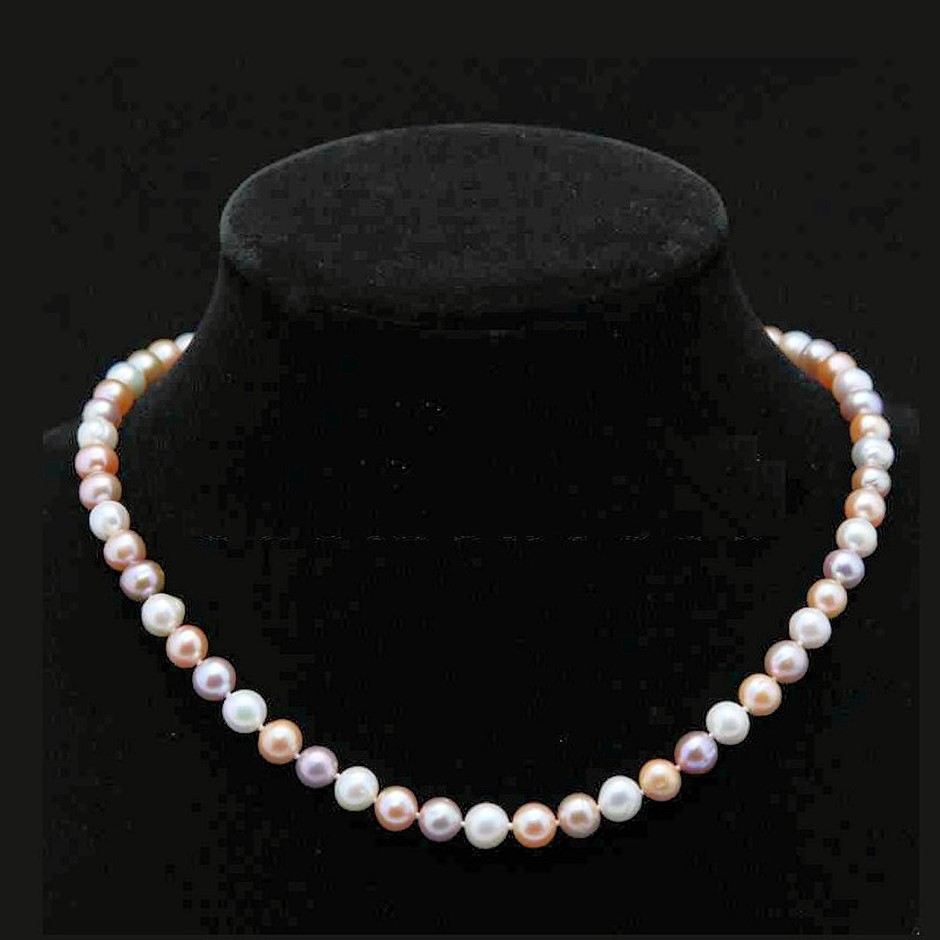Vibrant 18" Sea Shell Pearl Necklace