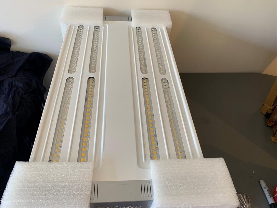 New in Box Philips BY66OP LED 140NW Power/Lamp - Quantity 1