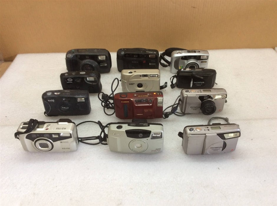 Pentax / Canon / Olympus / Kodak / Ricoh Mix Digital Cameras (Lot of 10)