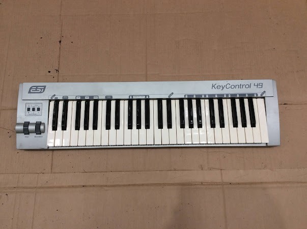 ESI Key Control 49 keyboard Controller
