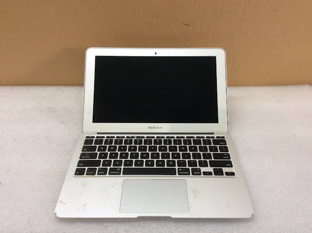 Apple MacBook Air(A1465)(EMC2631) Laptop i5-4260U 4GBRAM/256GB