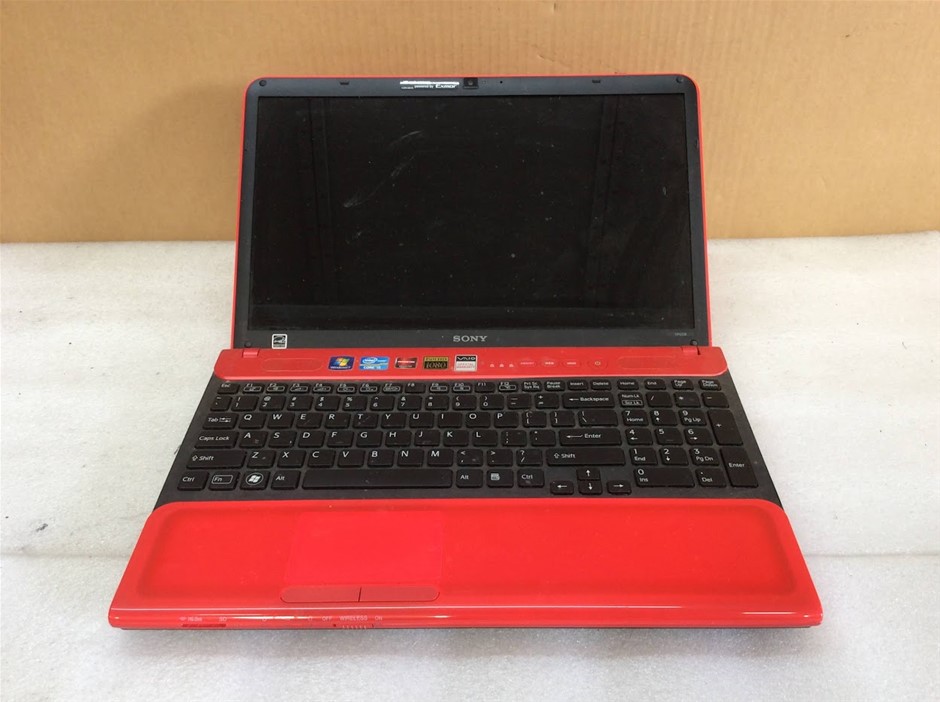 SONY VPCCB45FG Laptop I5-2450M 4GBRAM 640GB Red